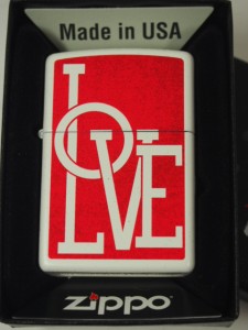 ジッポーZippo LOVE 愛 ラブ 白マット　赤レッド#29085 USA 新品