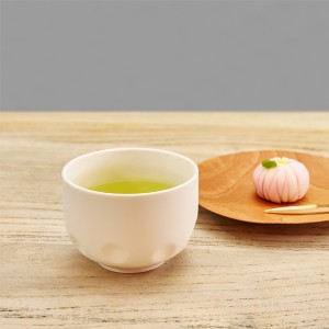モイスカップ 湯のみ 湯飲み おしゃれ 湯呑茶碗 和食器 磁器 日本製 100％