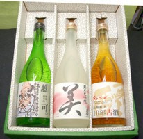  贈答品に最適  有名な関谷醸造の純米酒 ろく の10年古酒含め720ml3本ギフト箱入クール便ご希望は別途手数料要
