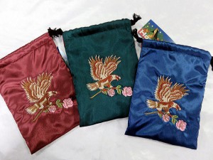 日本製刺繍スカ柄スマホケース　鷹薔薇刺繍　巾着　ポーチ