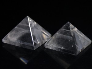 【天然石 置き石】ピラミッド型 約35mm 水晶 パワーストーン