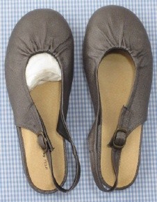 ズーム ZOOM 靴  サンダル サイズS 22、5cm 新品 雑貨 小物 女の子 レディース ジュニア 中古