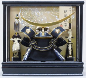 写真立てオルゴール付き京寿 五月人形 兜飾り YN21881GKC ケース入り 木製弓太刀付 間口33×奥行23×高さ30cm 8号 伊達政宗  