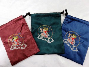 日本製刺繍スカ柄スマホケース　雷神刺繍　巾着　ポーチ