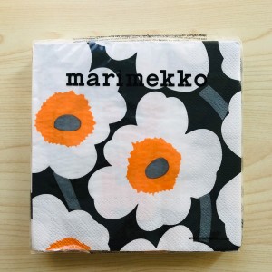 マリメッコ marimekko ペーパーナプキン 紙ナプキン ランチサイズ 20枚 552677 UNIKKO ウニッコ black orange ブラック+ホワイト+オレン