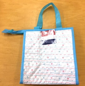 保温・保冷バッグ 小(21×13×高さ22cm) ファスナー付 ［色指定不可］ (100円ショップ 100円均一 100均一 100均)