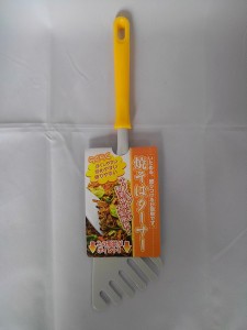 焼きそばターナー 66ナイロン製 全長32cm ＲＩＯ (100円ショップ 100円均一 100均一 100均)