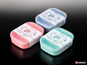 お弁当箱 仕切り付 Ｍサイズ 満量520ｍｌ マイランチボックス ［色指定不可］ (100円ショップ 100円均一 100均一 100均)