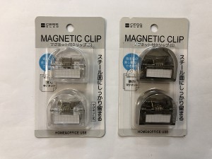 マグネット付クリップ Ｓサイズ(3.8×3.8×厚み2.4cm) 2個入 ［色指定不可］ (100円ショップ 100円均一 100均一 100均)