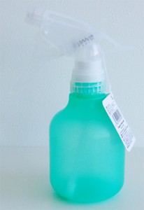 スプレーボトル Ｄ 容量260ｍｌ ［色指定不可］ (100円ショップ 100円均一 100均一 100均)