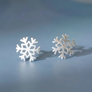 雪の結晶 スノーフレーク ピアス レディース プラチナ仕上げジュエリー アクセサリー レディースジュエリー アクセサリー ピアス