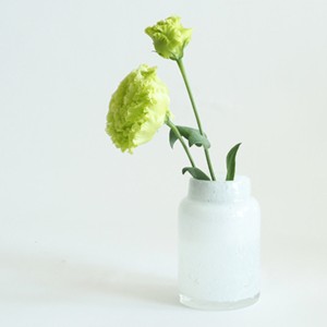花瓶 DGボトルベース 直径7.5×高さ12cm ホワイト ガラス （ おしゃれ 花器 花びん 一輪挿し フラワーベース 円形 丸 インテリア 生け花 