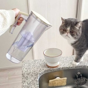 まるっと軟水大容量 750ml 犬猫用 （ ペット用浄軟水器 ペット用浄水器 軟水器 ろ過 カートリッジ付き 軟水 塩素除去 簡単 手軽 犬 猫 う