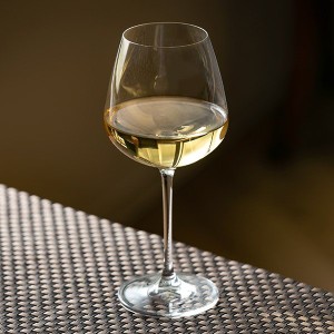 ワイングラス 485ml DESIRE デザイアー ガラス製 羽模様付 （ 食洗機対応 グラス 白ワイングラス モンラッシェ 型 白ワイン フルボディ 