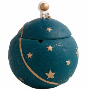 【訳あり】灰皿 惑星の上に座る宇宙飛行士 球形 星模様 蓋付き 陶器製 (グリーン)