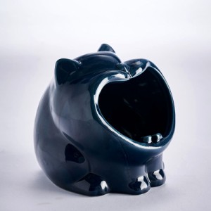 灰皿 大きなあくびをするネコ コロンとした体型 下2本の歯 単色 陶器製 (ブルー)