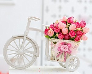 置物 ミニバラを乗せた小さな白い自転車 (ピンク系)