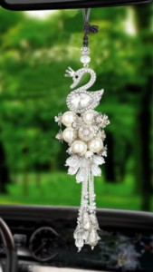 ルームミラーアクセサリー 白鳥 お花 パール風装飾 ゴージャス キラキラ (アイボリー)