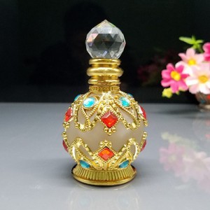 香水瓶 パフュームボトル ビジュー付き エキゾチックなデザイン ガラス製 (ゴールド)