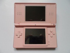 ニンテンドーDS Lite クリスタルホワイト【メーカー生産終了】(中古品)