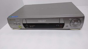 VHSビデオデッキ パナソニック NV-H230G(中古品)