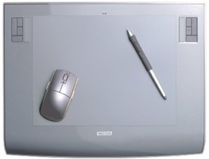 WACOM Intuos3 A4サイズ クリスタルグレー PTZ-930/G0(中古品)