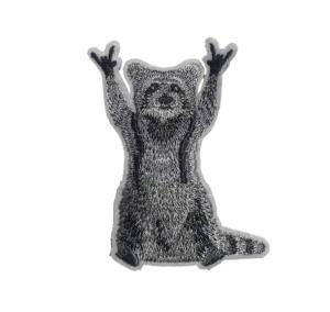 ロッキングアライグマパッチ、3インチ - アイロン/ソーオン - 面白いかわいい動物のアップリケ ジャケット、ジーンズ、帽子、服、バック