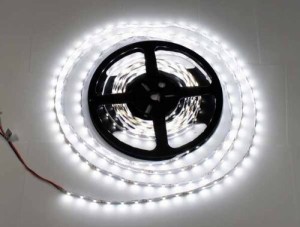 LQZ(TM) 高輝度 LED テープ 5m 300連SMD 正面発光 12V イルミネーション(ホワイト)