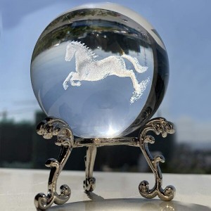 HDCRYSTALGIFTS 60mm 3D 彫刻 馬 装飾 クリスタルボール 文鎮 スタンドディスプレイ 自宅 オフィス テーブル用
