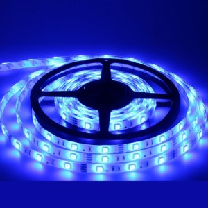 短色 LEDテープライト● 12Ｖ 高輝度 5M 300連 防水IP65 切断可能 白ベース/LED 強力粘着両面テープ 正面発光 SMD 5050 (ブルー)