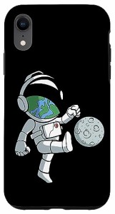[送料無料]i Phone XR 宇宙飛行士がサッカーをする スマホケース