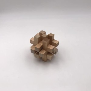 Hmmm!・ KUMUZ 木製立体パズル チェッカーキューブ KO173661