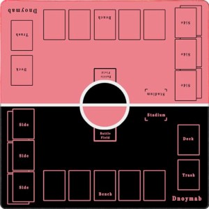 Dnoymab フルサイズ プレイマット カードゲーム ラバー プレイマット 2人用 滑り止め 収納バッグ き 60×60cm (ブラック/ピンク)