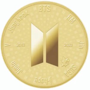 【鑑定書付き】韓国 2023年 BTSデビュー 10周年記念 1/4オンス 新品 金メダル プルーフ BTS初公式記念メダル オリジナルルーペ付き（回転