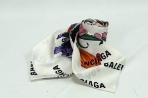 GUCCI グッチ Balenciaga バレンシアガ フローラル シルク ボウタイ タグなし ホワイト スカーフ【中古】