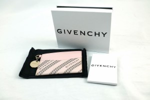 GIVENCHY ジバンシィ  チャーム付き カードケース パスケース ピンク チャーム付 カードケース BB60CEB0V3 650【中古】