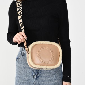 STELLA MCCARTNEY ステラ マッカートニー バッグ ボディバッグ ボアショルダーバッグ 700266 WP0058 レディース 女性 SAND ベージュ ボア