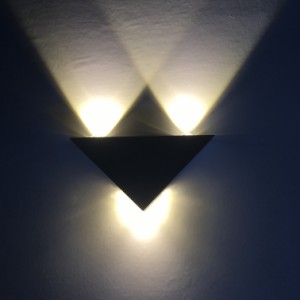 現代LED三角形アルミウォールランプ寝室廊下階段屋内スポットライトデコレーション