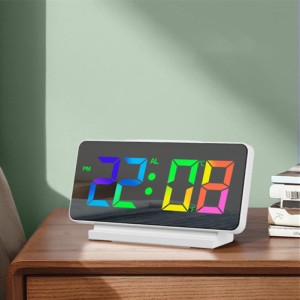 デジタル目覚まし時計カラフルな画面大画面モダンなデスク電子時計寝室のホームオフィスの装飾