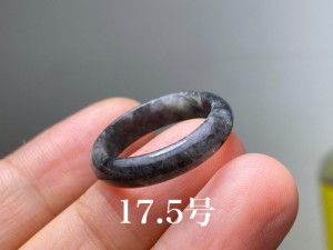 L4-172 美品 黒翡翠 17.5号 ミャンマー産天然 A貨 本翡翠 くりぬき リング