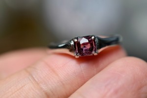 SR4-79 シルバー 上質宝石質 高貴の蘇芳紫色 スピネル ミャンマー産 フリーサイズ 指輪 金属アレルギー対応