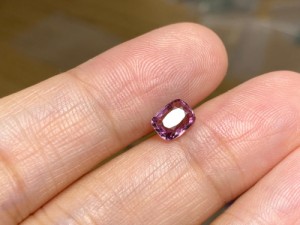 SR100 宝石質 薄蘇芳紫色 ミャンマー産 天然 スピネル ルース