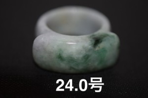 183-31 訳あり処分品 24.0号 天然 A貨  ラベンダー 翡翠 リング 板指 広幅  指輪 硬玉 馬鞍 くりぬき