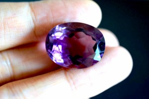 132 上品 一点物 大粒 天然 アメジスト 楕円 アメシスト 紫水晶 ２月誕生石 天然石 ルース 裸石