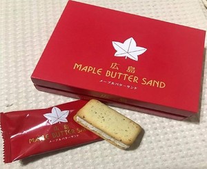 広島限定 広島土産 HIROSHIMA 広島 メープルバターサンド MAPLE BUTTER SAND 準チョコレート菓子 5個入