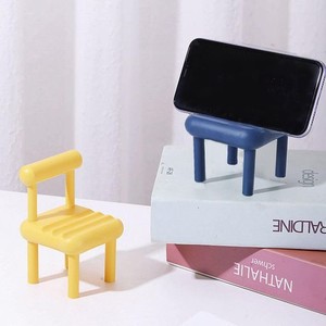 2個セット 携帯電話ホルダー 面白い椅子の形 卓上電話ホルダー テーブル 縦置き 横向き スマホスタンド 小型 ミニ モバイル ブラケット 