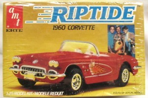 6621 AMT Riptide 1960 コルベット 125スケール プラモデルキット 組み立て式 送料無料