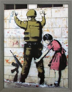 アートフレーム バンクシー Banksy Girl Searching Soldier IBA-61731 bic-7823269s1  アートパネル アートボード 壁紙 装飾フィルム 送