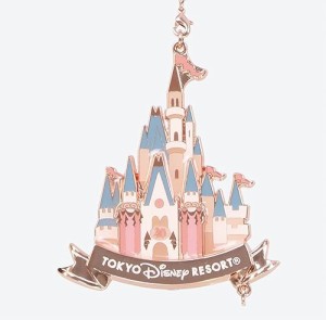 東京ディズニーランド40周年 シンデレラ城 バッグチャーム ドリームゴーラウンド 記念グッズ  お土産 記念グッズ プレゼント