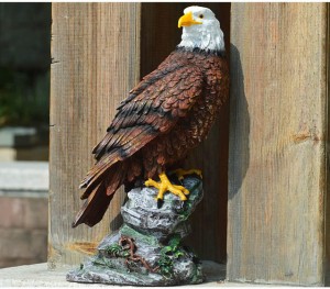 鷹の置物 白 たか F 鳥 とり インコ 動物 オーナメント オブジェ ガーデン ガーデニング 置物 縁起物 タイプ 雑貨 ナチュラル リアル デ